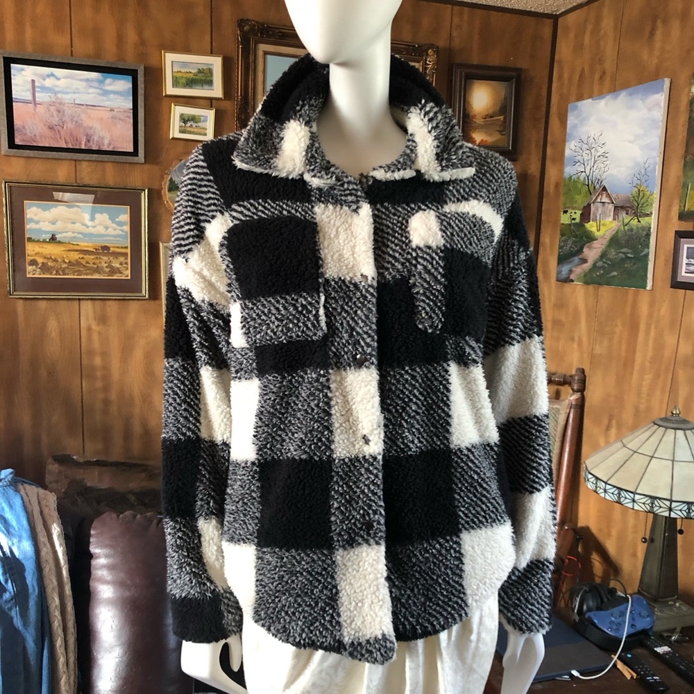 Fuzzy Jacket/Shacket/Sweater